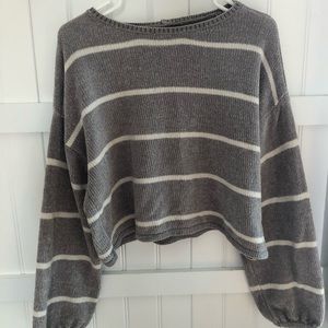 American Eagle Striped Grey And White Sweater